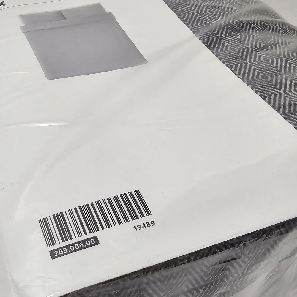 IKEA - VÄSTKUSTROS Duvet Cover Set - Picture 6 of 12
